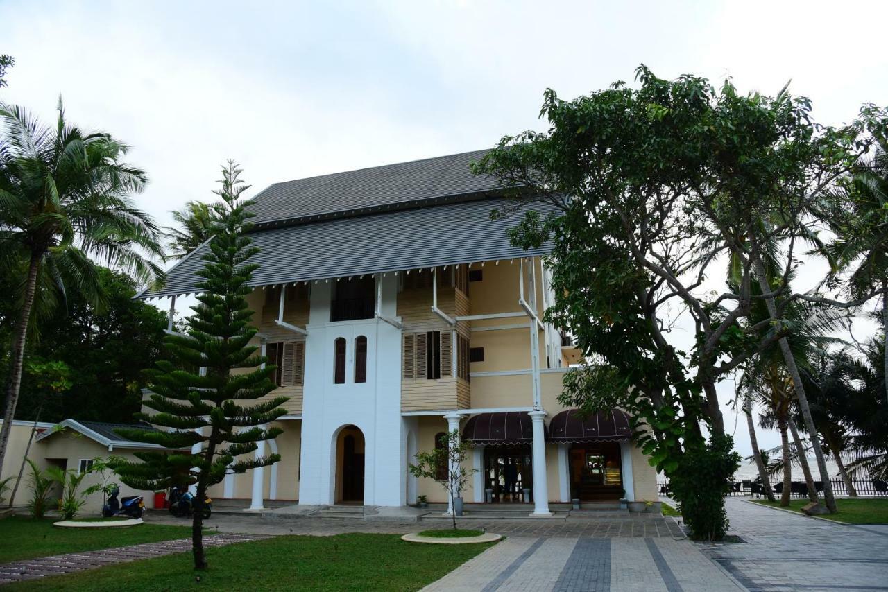 Hotel Leaf On Lagoon Катунаяка Экстерьер фото